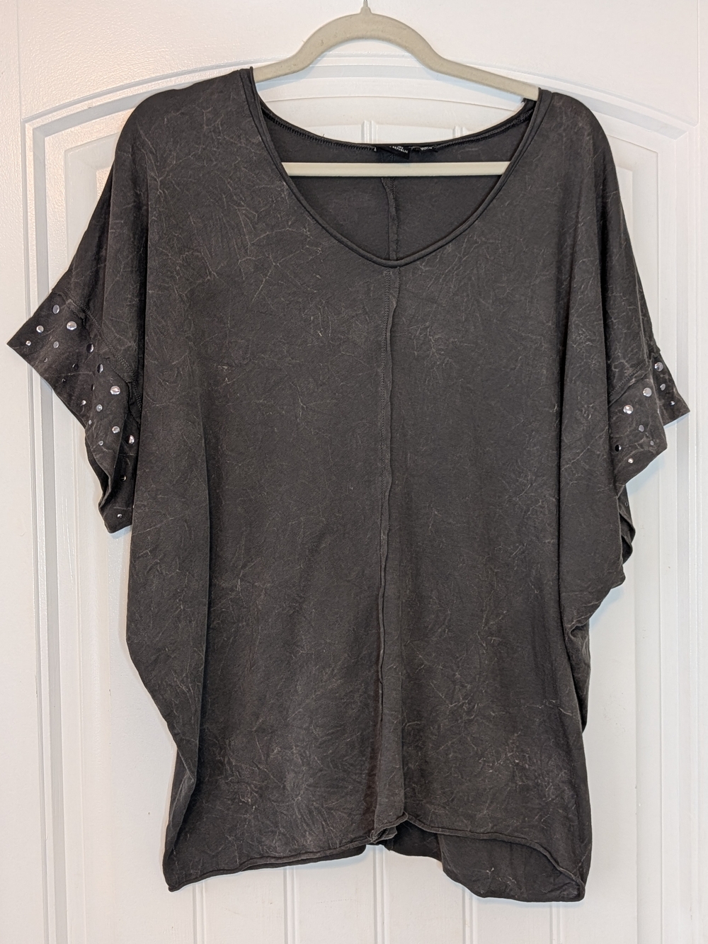 Rock & Republic Gray Acid Wash Oversized T-Shirt Studded Sleeve Detail